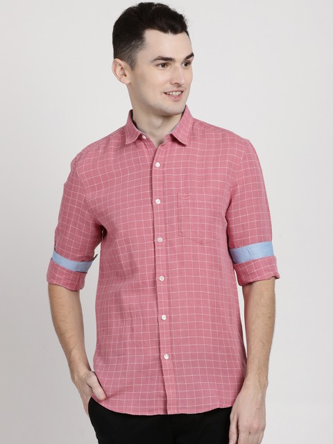 

Crocodile Men Pink Slim Fit Checked Casual Shirt