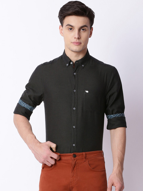 

THE BEAR HOUSE Men Black Club Slim Fit Solid Semiformal Shirt