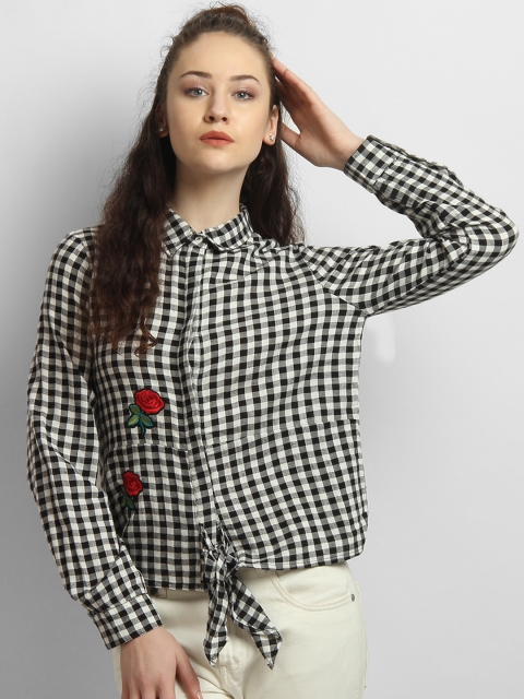 

LA LOFT Women White & Black Regular Fit Checked Casual Shirt