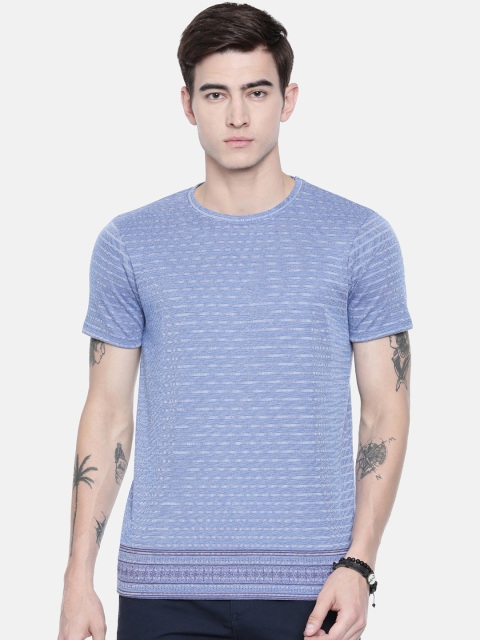 

Breakbounce Men Blue Self Design Round Neck T-shirt