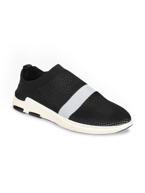 

OFF LIMITS Men Black & Grey Running Shoes