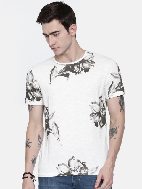 

Breakbounce Men White Printed Round Neck T-shirt
