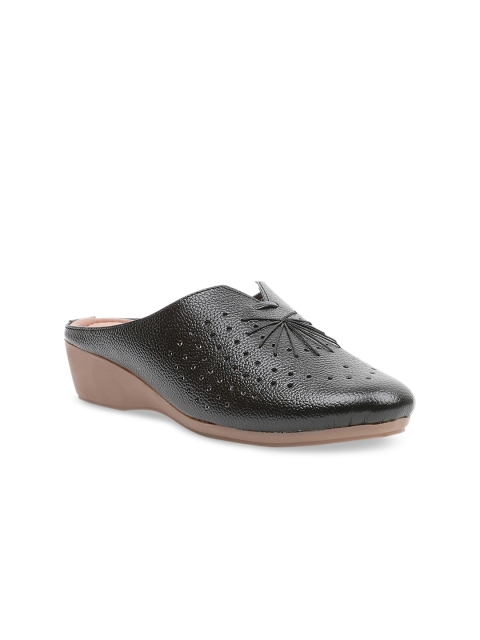 

pelle albero Women Black Solid Mules