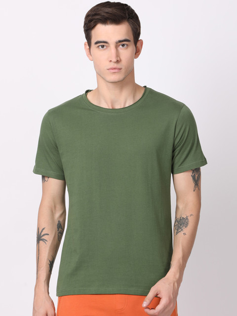 

Blue Saint Men Green Solid Round Neck T-shirt