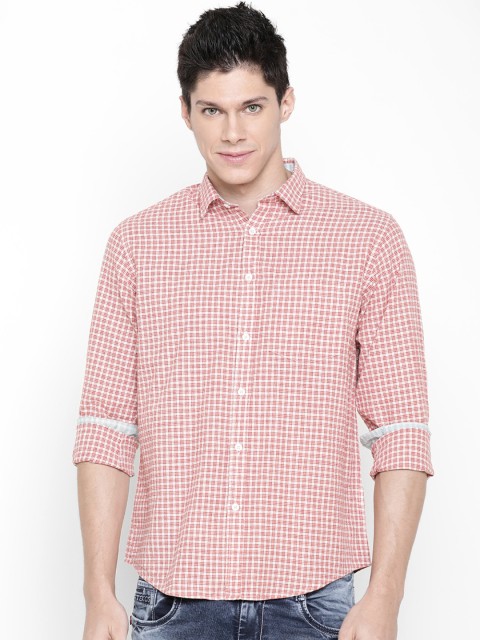 

CAVALLO by Linen Club Men Red & White Linen Regular Fit Checked Casual Shirt