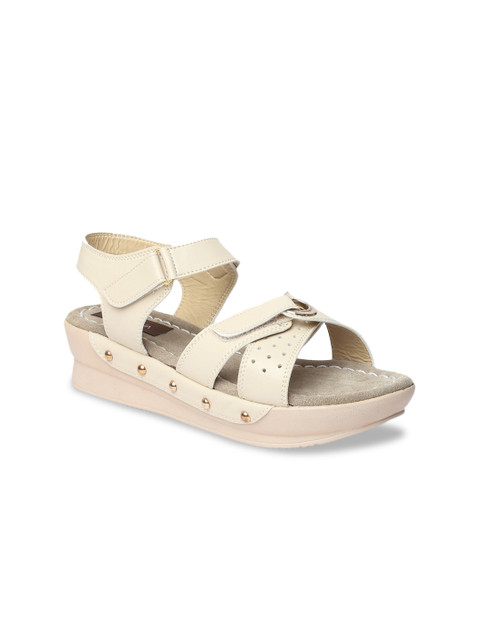 

VALIOSAA Women Cream-Coloured Solid Heels