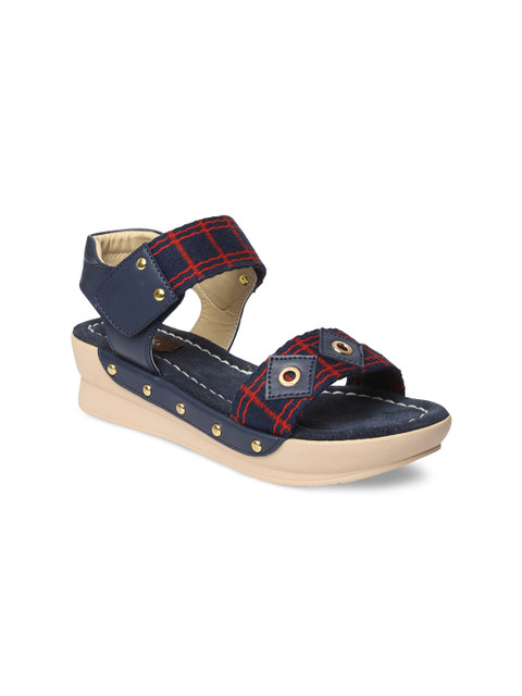 

VALIOSAA Women Blue Woven Design Sandals