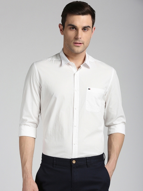 

Peter England Casuals Men White Slim Fit Printed Casual Shirt