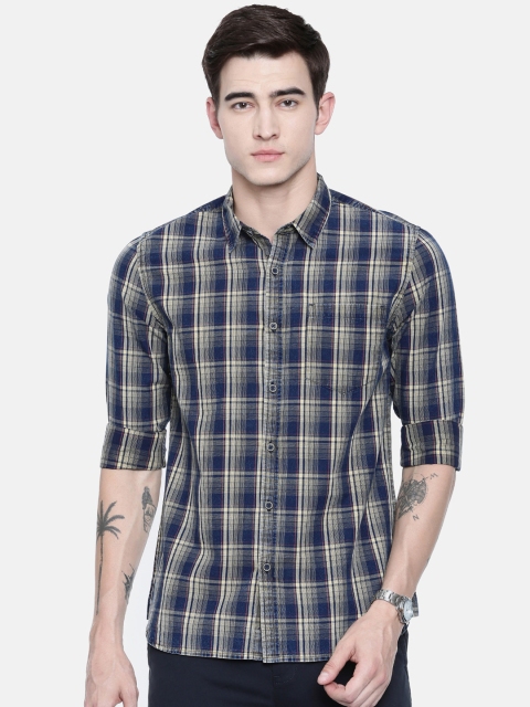 

Breakbounce Men Navy Blue & Off-White Slim Fit Checked Casual Shirt