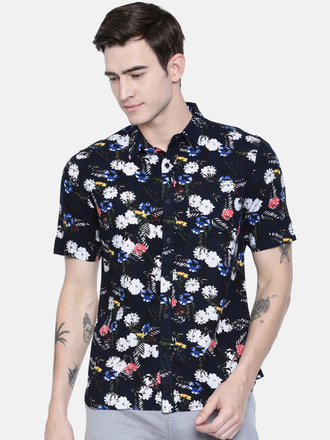 

Breakbounce Men Navy Blue & Off-White Regular Fit Printed Casual Shirt