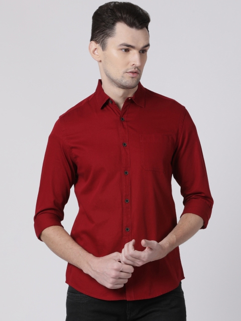 

Toss Winner Men Red Regular Fit Solid Casual Shirt