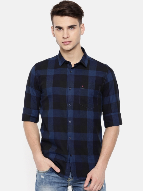 

COOL COLORS Men Navy Blue & Black Slim Fit Checked Casual Shirt