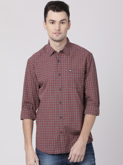 

Toss Winner Men Red & Blue Slim Fit Checked Casual Shirt