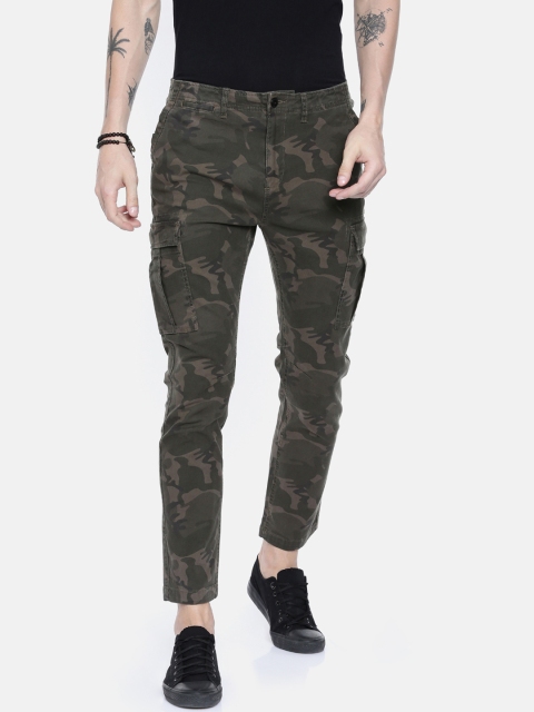 

Breakbounce Men Olive Green Slim Fit Camouflage Printed Cargos