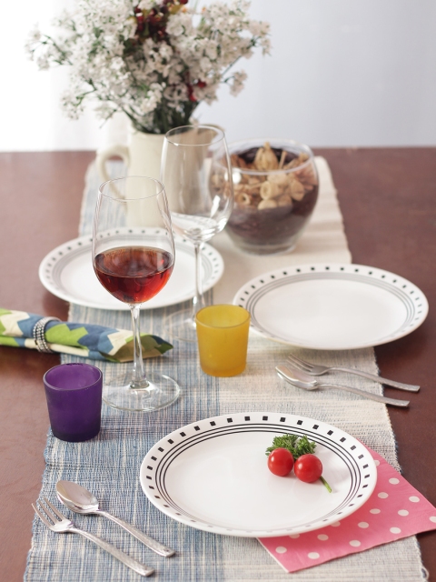 

Corelle White Set of 6 Printed Glass Plates