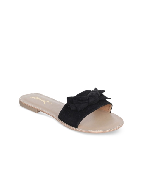 

Aber & Q Women Black Solid Open Toe Flats