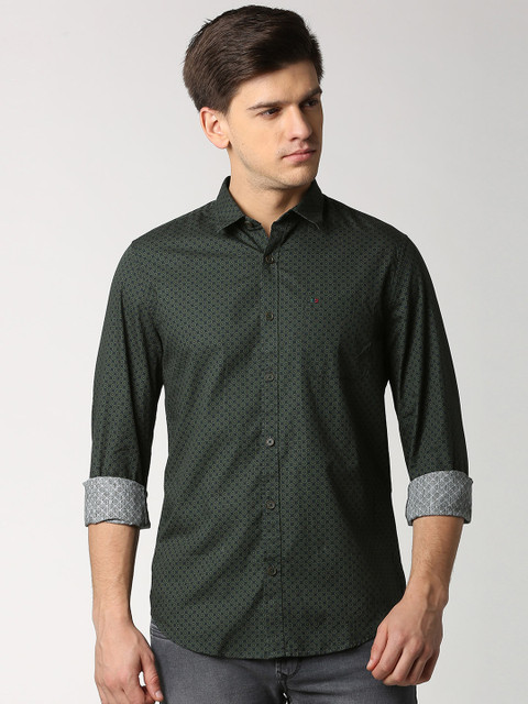 

Peter England Casuals Men Green Slim Fit Printed Casual Shirt
