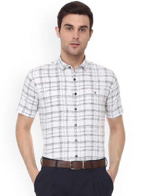 

V Dot Men White Slim Fit Checked Casual Shirt