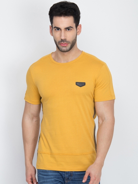 

Antony Morato Men Yellow Solid Round Neck T-shirt