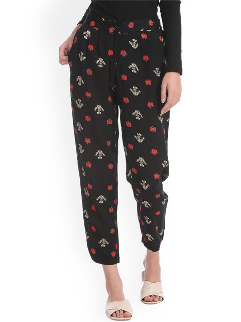 

Bronz Women Black Regular Fit Printed Cigarette Trousers
