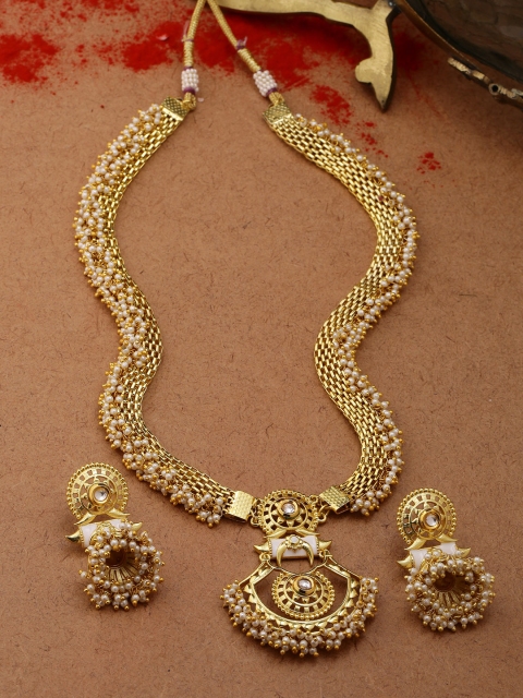 

Studio Voylla Women Gold-Plated Pearl Beaded Jewellery Set