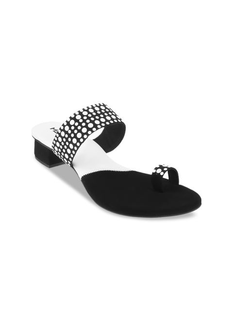 

Metro Women Black Solid Sandals
