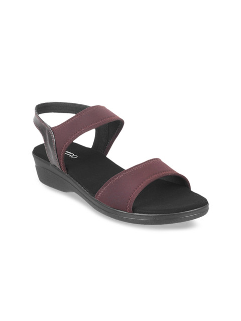 

Metro Women Brown Solid Sandals