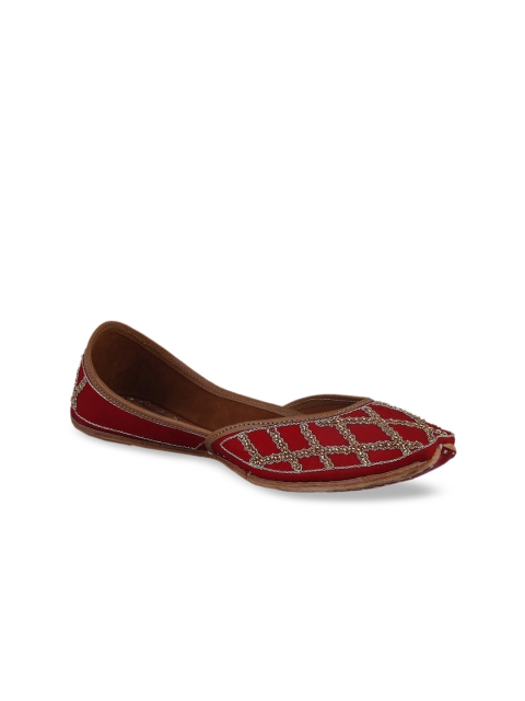 

MSC Women Maroon Woven Design Leather Mojaris