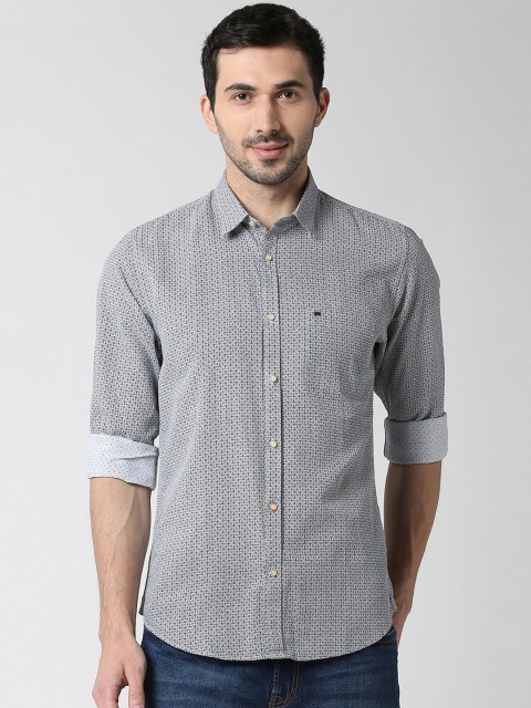 

Peter England Casuals Men White Slim Fit Printed Casual Shirt