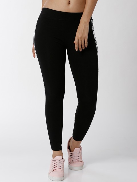 

De Moza Women Black Solid Tights