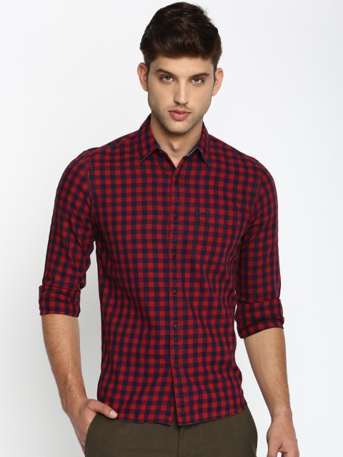 

Basics Men Red & Navy Blue Slim Fit Checked Casual Shirt