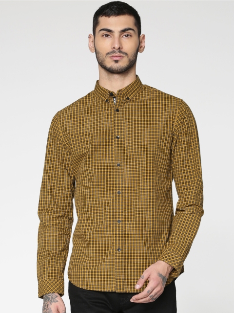

ONLY & SONS Men Yellow & Black Regular Fit Checked Casual Shirt