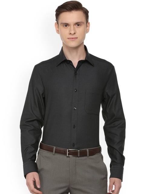 

Louis Philippe Men Black Regular Fit Solid Formal Shirt