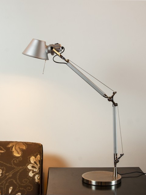 

THE LIGHT STORE Silver-Toned Solid Bedside Table Lamp with Shade