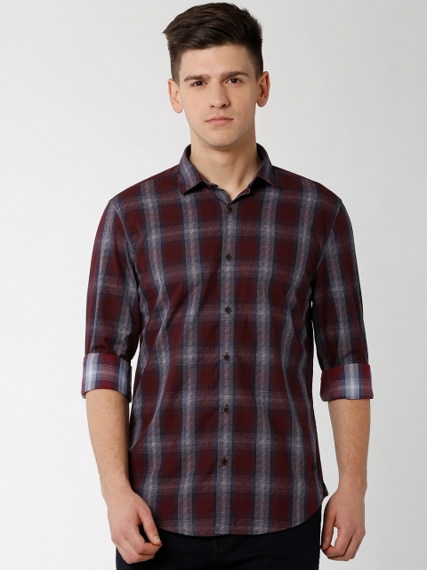 

Peter England Casuals Men Maroon & Off-White Slim Fit Checked Casual Shirt