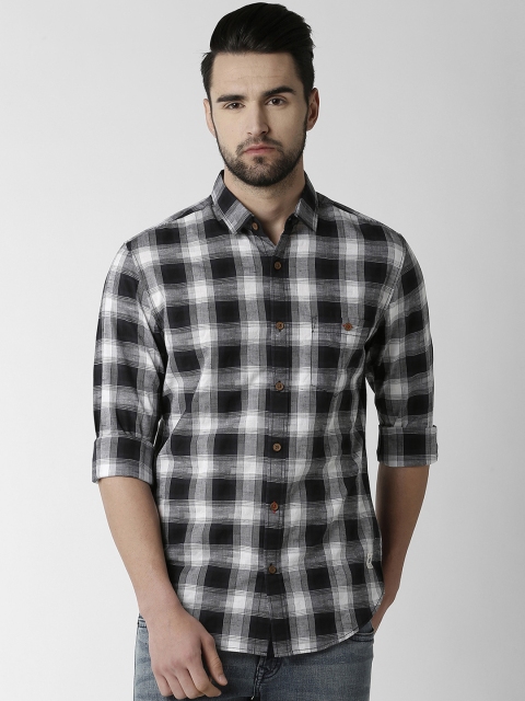 

Peter England Casuals Men Black & White Slim Fit Checked Casual Shirt