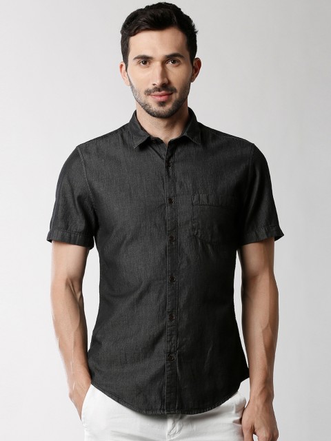 

Peter England Casuals Men Black Slim Fit Solid Casual Shirt