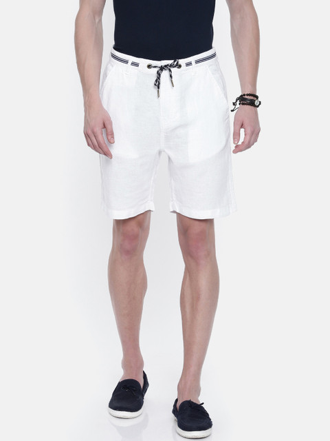 

Breakbounce Men White Solid Slim Fit Regular Shorts
