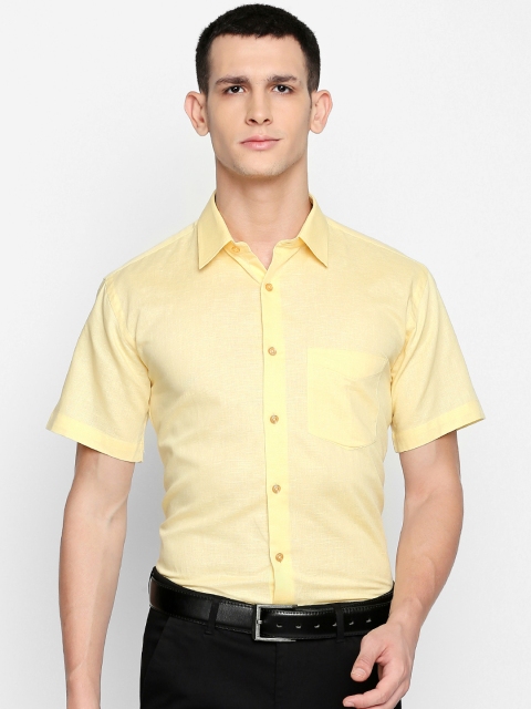 

Hancock Men Yellow Slim Fit Solid Formal Shirt