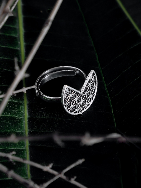

Zerokaata Women Silver-Plated Oxidized Adjustable Finger Ring