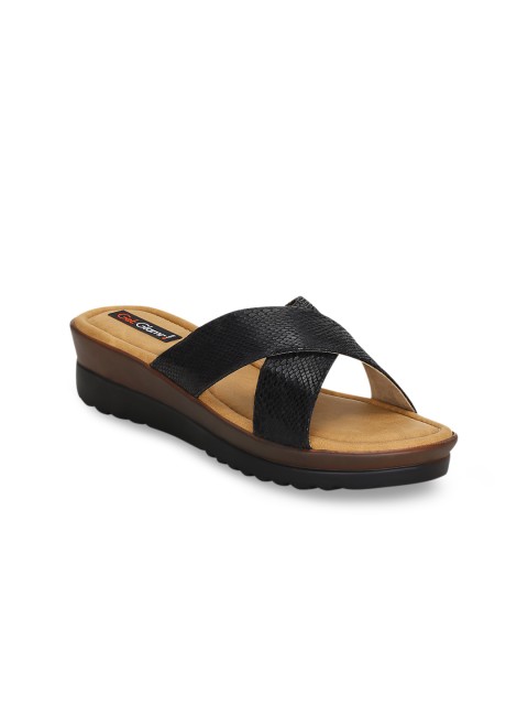 

Get Glamr Women Black Solid Sandals