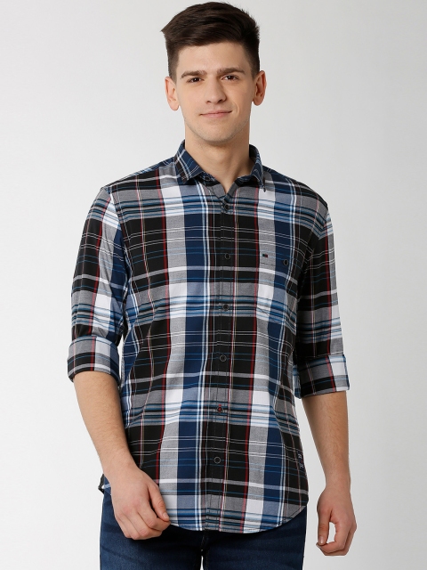 

Peter England Casuals Men Blue & Black Slim Fit Checked Casual Shirt
