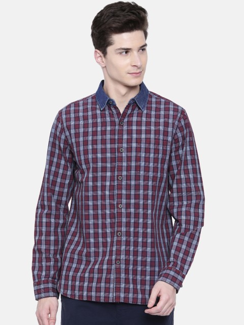 

Breakbounce Men Red & Blue Regular Fit Checked Casual Shirt