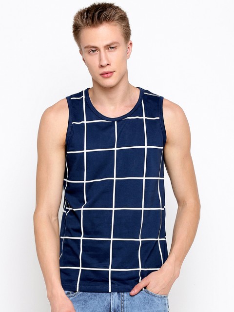 

Maniac Men Navy Blue Checked Round Neck T-shirt