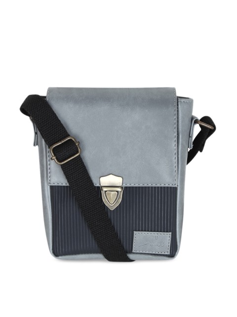 

yelloe Men Grey & Black Textured Messenger Bag