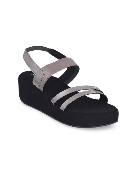 

Metro Girls Grey Solid Heels