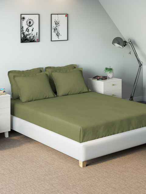 

DDecor Green Solid 400 TC Cotton 1 King Bedsheet with 4 Pillow Covers