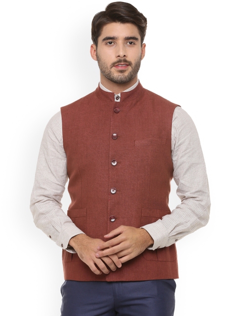 

Louis Philippe Maroon Solid Waistcoat