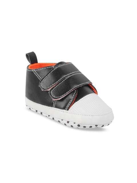 

Kittens Boys Black Booties