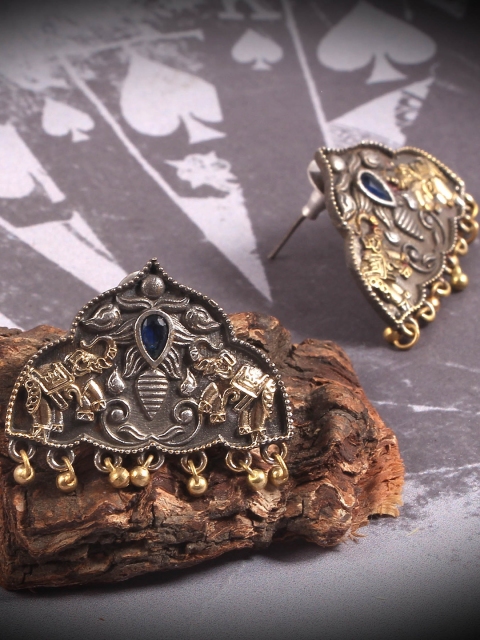

Natures Buggy Gold-Toned Classic Studs